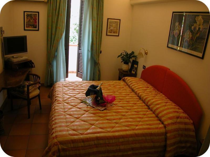 Hotel Ristorante Da Carlos Santa Maria Giudice Kültér fotó