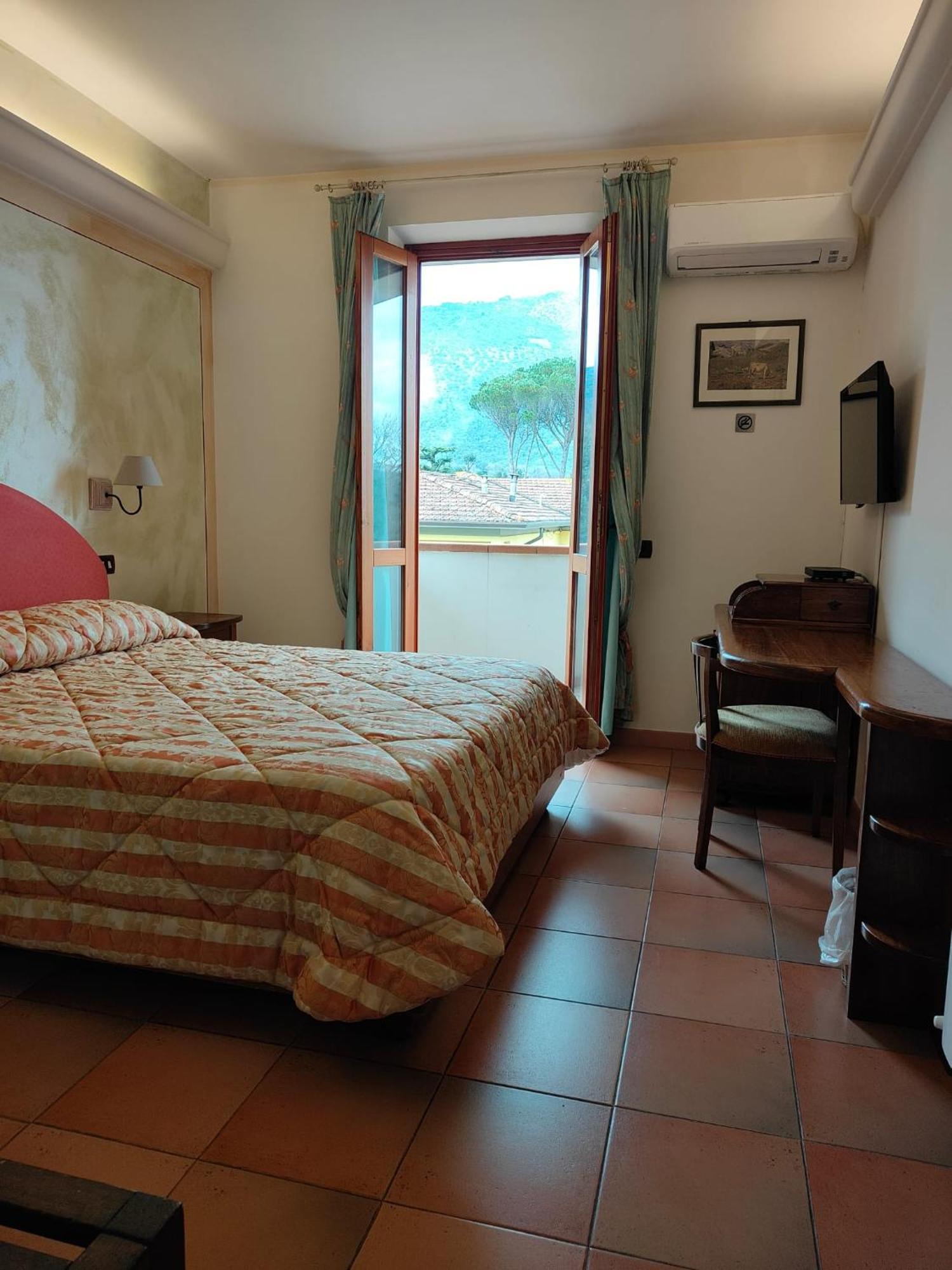 Hotel Ristorante Da Carlos Santa Maria Giudice Kültér fotó